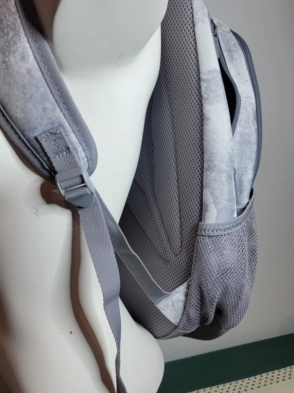 Reebok Gray Backpack Logo Zipper Closure Adjustable Straps Mesh Side Pocket